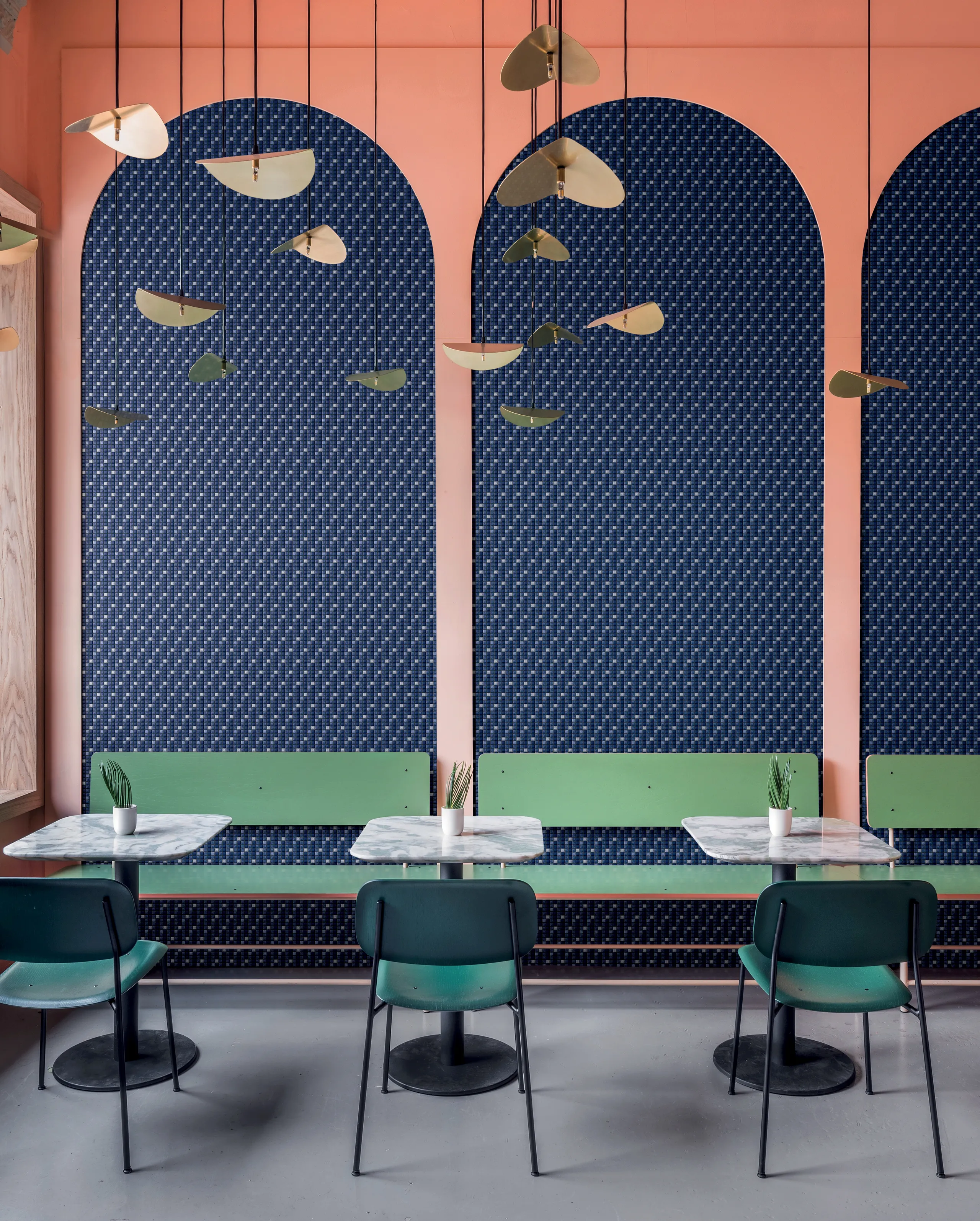 Mosaïque Appiani Denim Sfilato, ambiance bar contemporaine