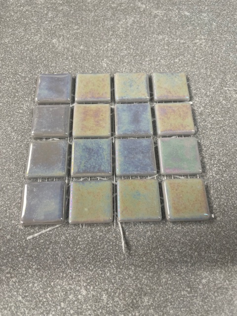 Pate de verre Irisé Gris 2,4 x 2,4 cm, Par 100g