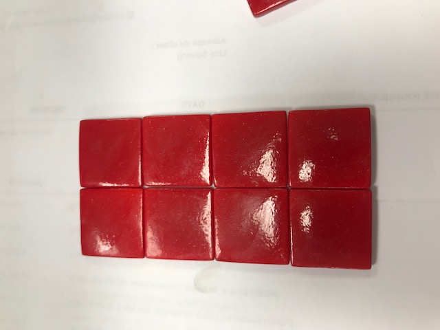 Chroma rouge , 2.3 x 2.3 cm , par 100 g