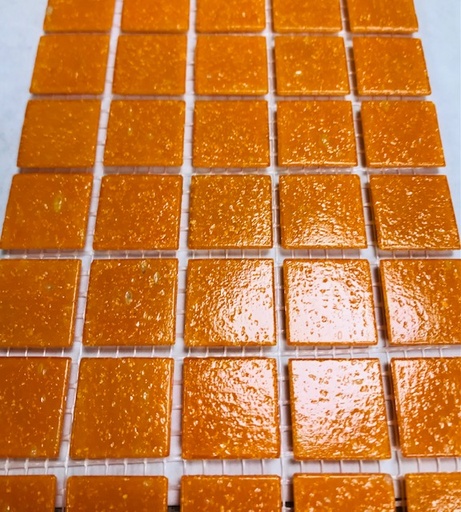 [tc.0135] Pâte de verre orange clair , 2 x 2 cm , à la plaque .