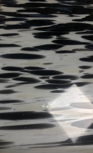 Plaque de verre transparente, moucheté noir et blanc - 20 x 20 cm . 