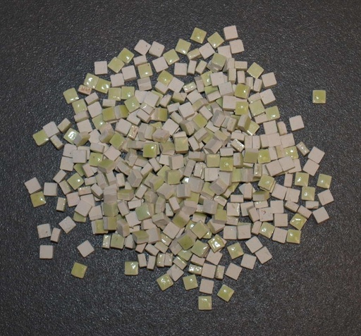 [MTC5X5VERJAUKAKVR] Mini Terre Cuite 5 x 5 mm Vert Jaune, par 50g