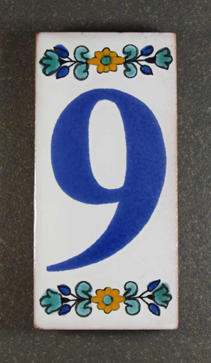 Petit Numero 9 en Faience 5 x 10 cm